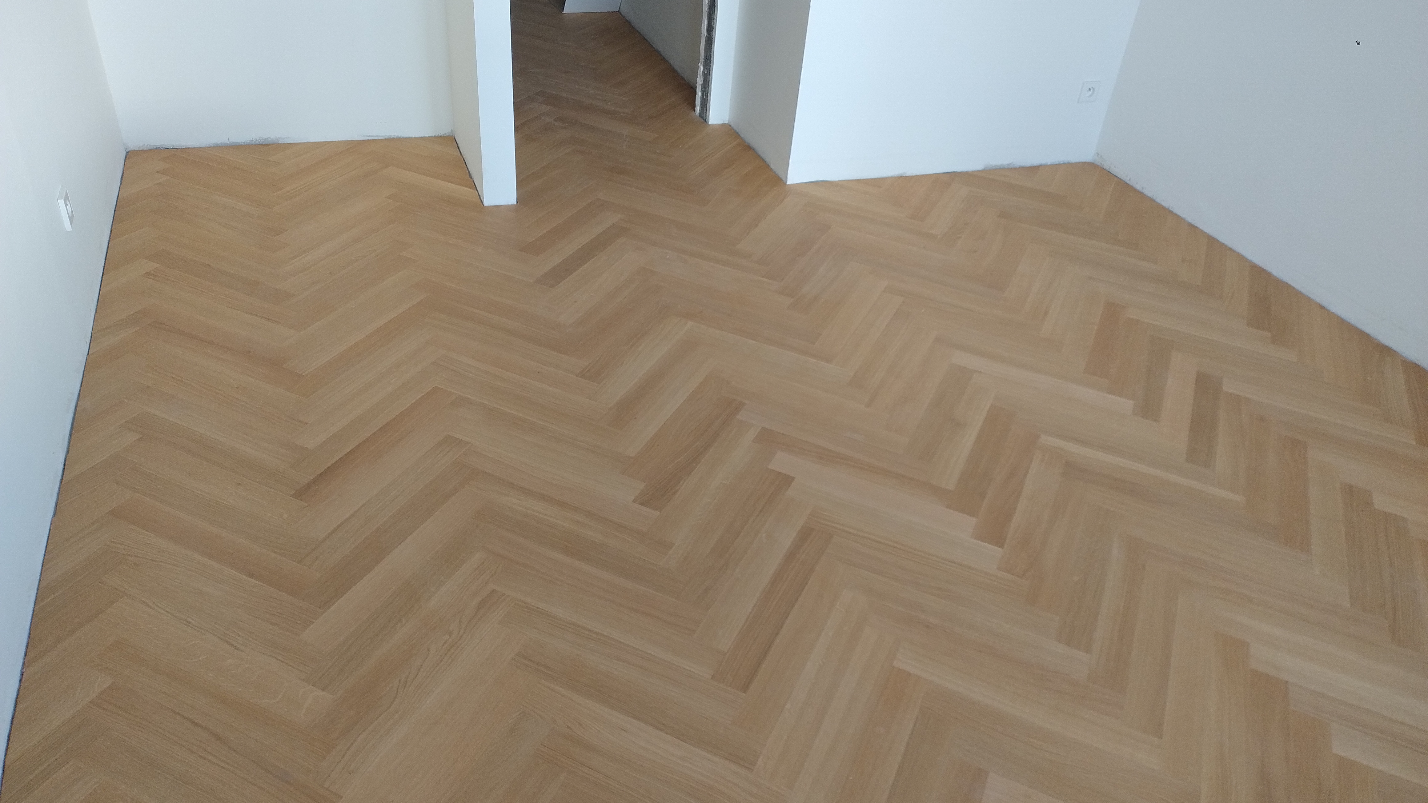 Hardwood chevron flooring